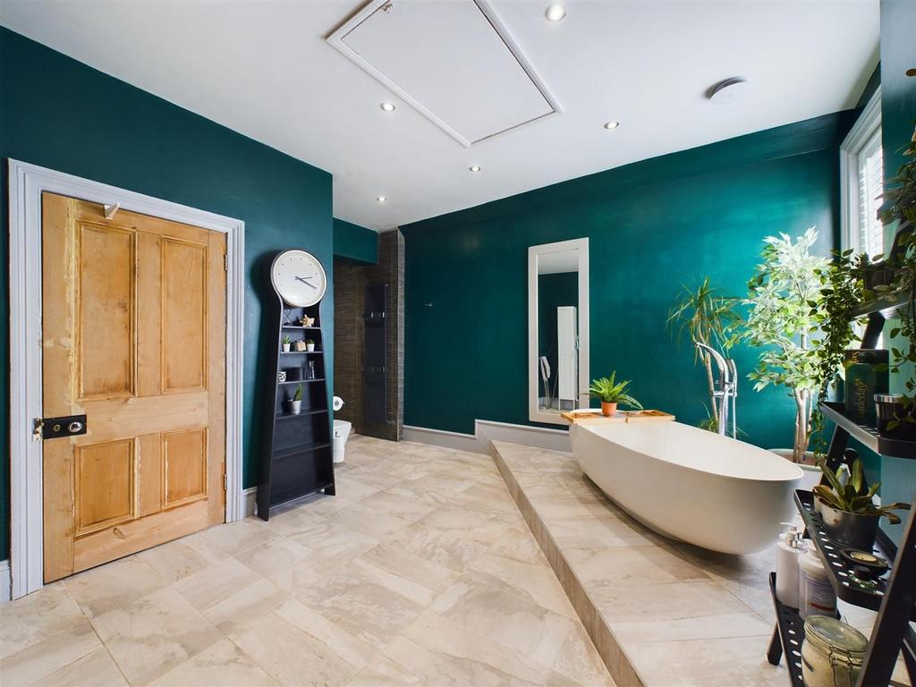 Bath 3.jpg