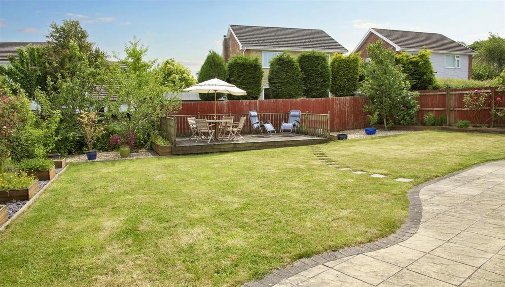 09 Garden.jpg