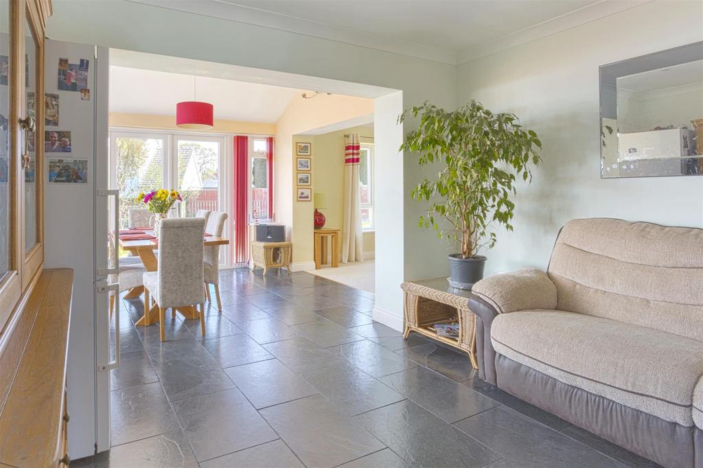 05 Snug.jpg