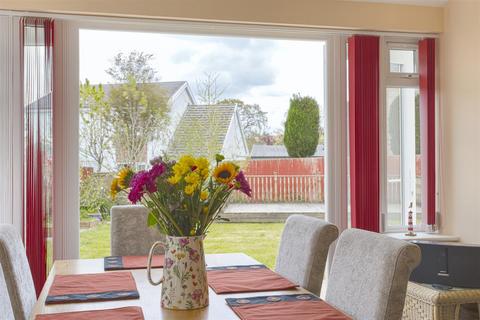 8 Cae Seiri, Carmarthen, SA31 2BZ