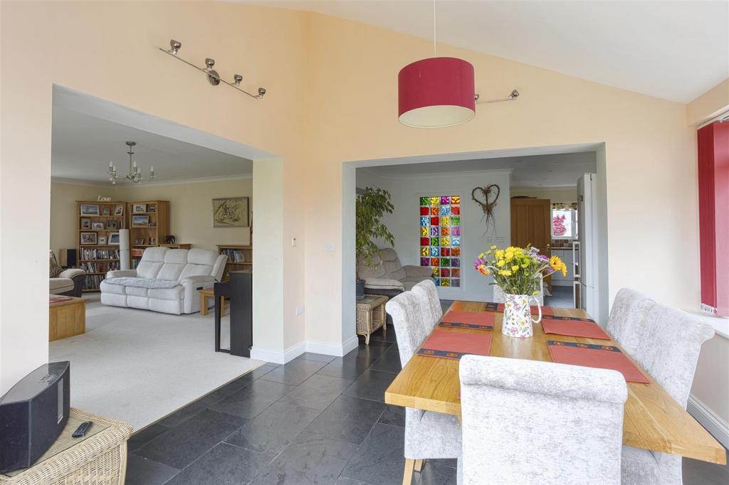 11 Dining-Snug-Living.jpg