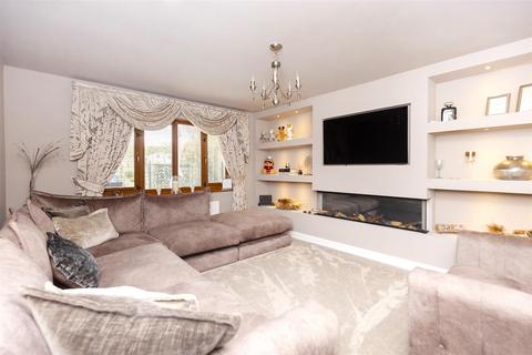 5 bedroom detached house for sale, Dewsbury Road, Rastrick, Brighouse