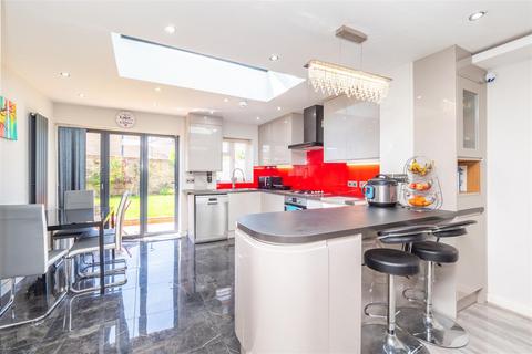 36 Hadleigh Drive, Sutton, SM2 5BF