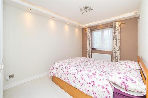 36 Hadleigh Drive, Sutton, SM2 5BF