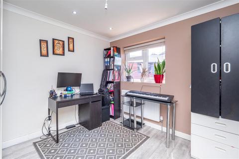 36 Hadleigh Drive, Sutton, SM2 5BF