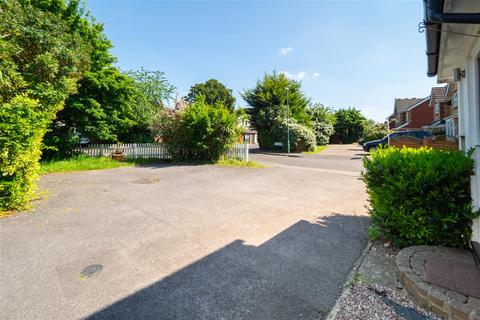 36 Hadleigh Drive, Sutton, SM2 5BF