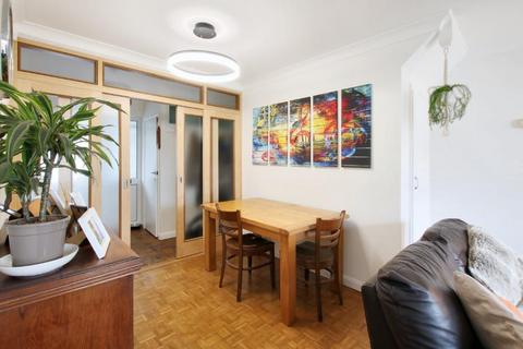3a Poplar Road, Leatherhead, KT22 8SF