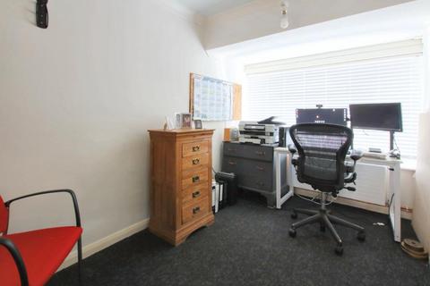 3a Poplar Road, Leatherhead, KT22 8SF