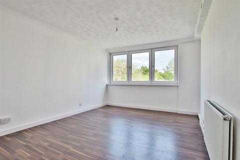 2 bedroom flat to rent, International Way, Weston, Southampton