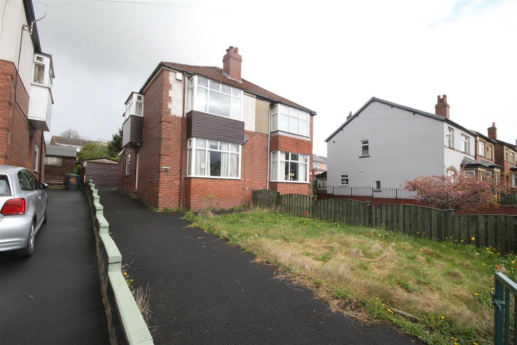 Leeds Old Road, Heckmondwike 3 bed semi-detached house for sale - £120,000