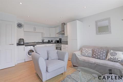 1 bedroom flat for sale, High Road, Loughton