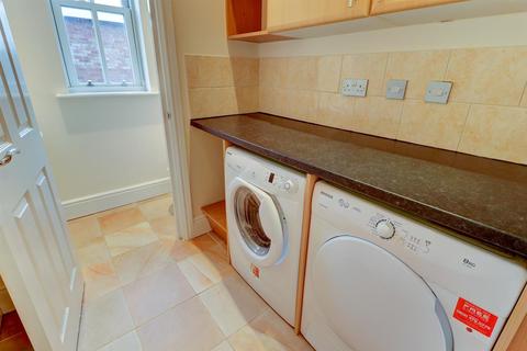 2 bedroom apartment to rent, Warwick New Road, Leamington Spa