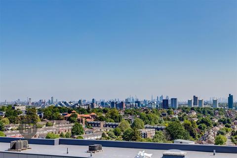 222 Keevil Drive, London, SW19 6TD