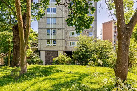 222 Keevil Drive, London, SW19 6TD