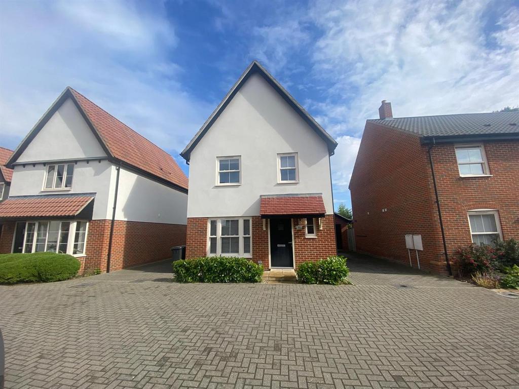 Middy Close, Stowmarket IP14 3 bed detached house for sale £300,000