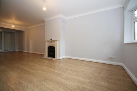 4 bedroom house to rent, Halsey Drive, Hitchin SG4
