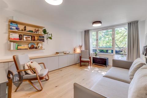 90 Beaumont Road, London, SW19 6RG