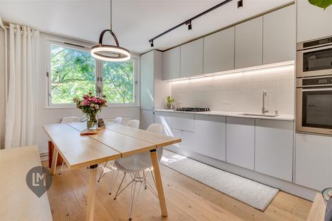 90 Beaumont Road, London, SW19 6RG