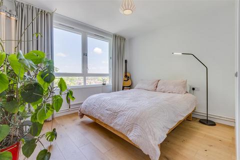 90 Beaumont Road, London, SW19 6RG