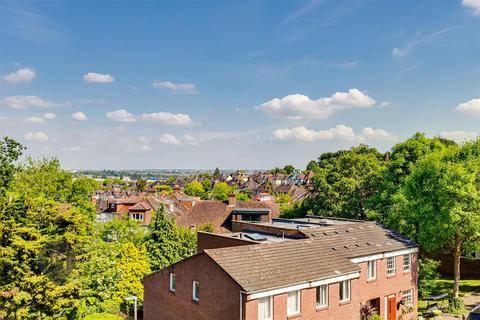 90 Beaumont Road, London, SW19 6RG