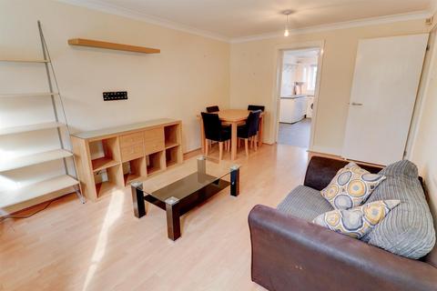 2 bedroom apartment to rent, The Moorings, Leamington Spa