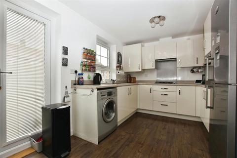 95 Petfield Drive, Anlaby, Hull, HU10 7ES