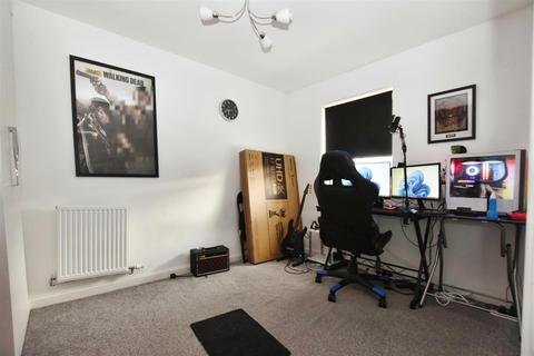 95 Petfield Drive, Anlaby, Hull, HU10 7ES