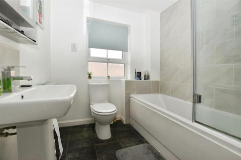 95 Petfield Drive, Anlaby, Hull, HU10 7ES