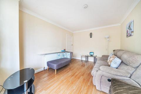2 bedroom flat for sale, Honeypot Lane, Stanmore HA7