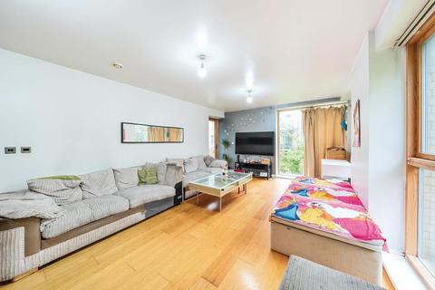 2 bedroom flat for sale, Douglas Close, Stanmore HA7