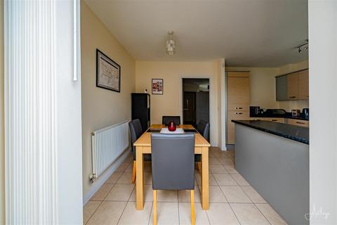 139 Emily Fields, Birchgrove, Swansea, SA7 9NT