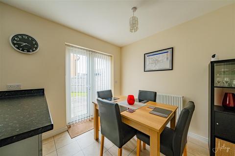 139 Emily Fields, Birchgrove, Swansea, SA7 9NT