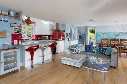 Glencoe Lewis Terrace, New Quay, SA45 9PG