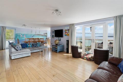Glencoe Lewis Terrace, New Quay, SA45 9PG