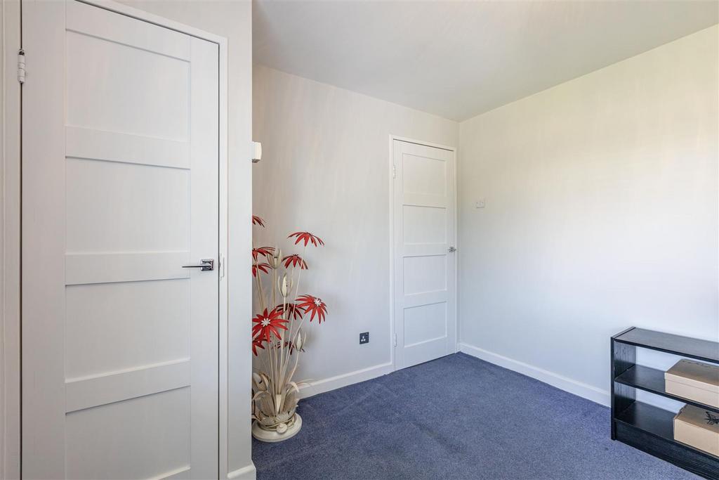 14 Gaveston Close - 2.jpg