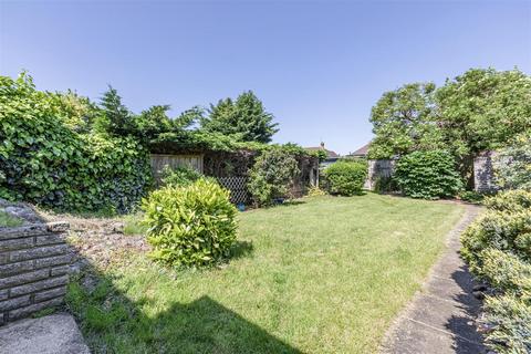 14 Gaveston Close, Byfleet, West Byfleet, KT14 7HE