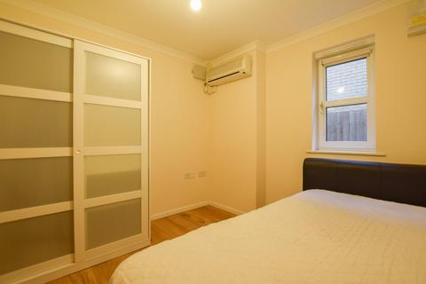 2 bedroom flat to rent, Cambridge Road, Great Shelford