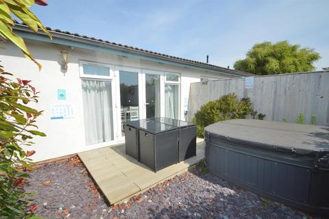 2 bedroom chalet for sale, Totland