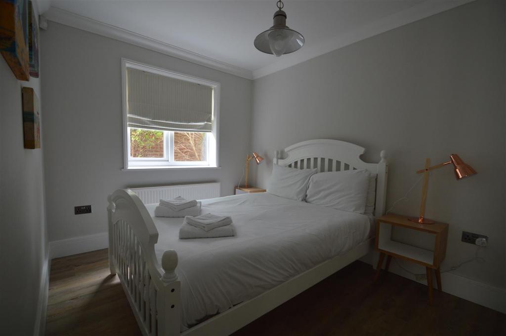 Bed 1.JPG