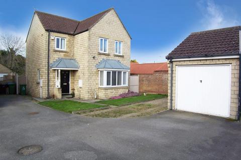 3 bedroom detached house to rent, School House Drive, Scarborough, YO12 4PP