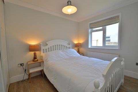 2 bedroom chalet for sale, Fort Warden Road, Totland Bay