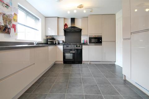4 bedroom detached house for sale, Darsdale Drive, Raunds NN9