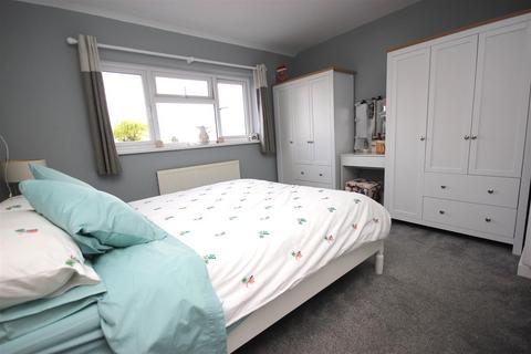 3 bedroom semi-detached house for sale, Keats Road, Wellingborough NN8