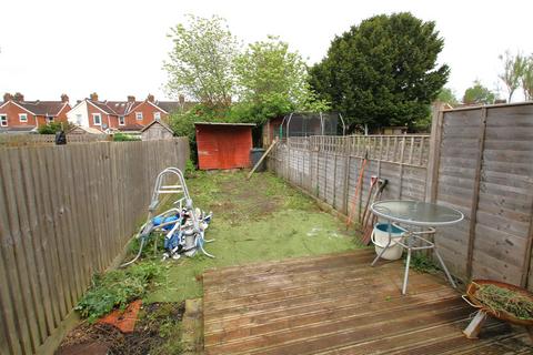 16 Avon Terrace, Salisbury, SP2 7BT