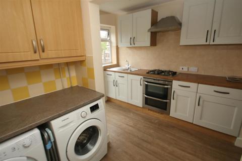 16 Avon Terrace, Salisbury, SP2 7BT