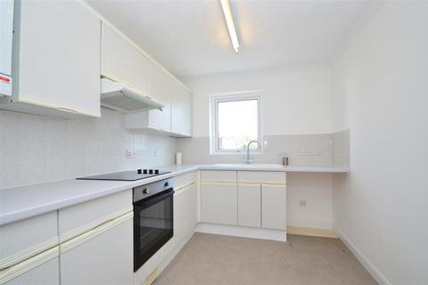 1 bedroom property for sale, Avenue Road, Freshwater