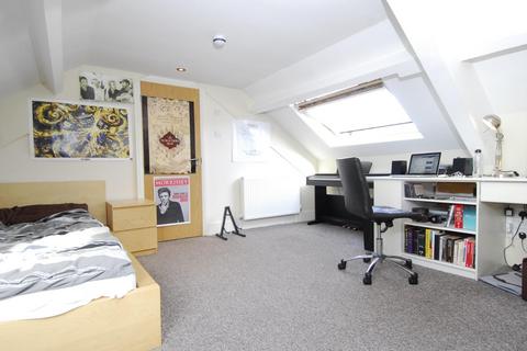 4 bedroom flat to rent, Seymour Avenue, Plymouth PL4