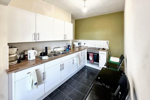 4 bedroom flat to rent, Seymour Avenue, Plymouth PL4