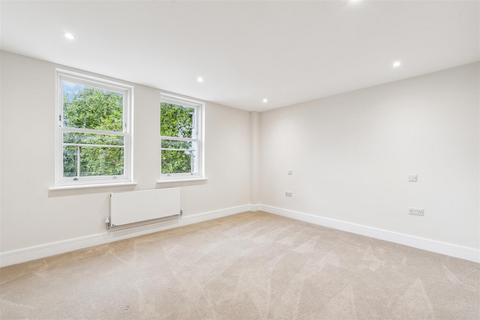 2 bedroom apartment for sale, Chiswick High Road, Chiswick, London