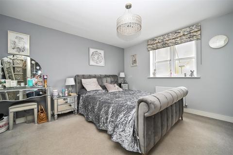 61 Brompton Drive, Bradford, BD10 0DW